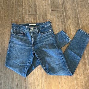 Levi’s 311 Women’s Shaping Skinny Jeans Size 30